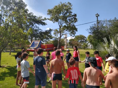 festa-para-criancas-com-brincadeiras-jogos-recreacao