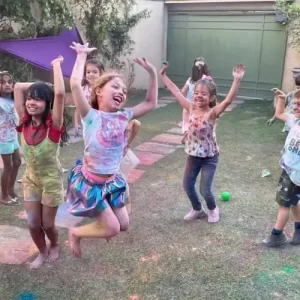 Festival das cores com recreação infantil animada